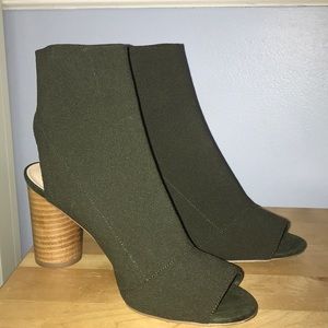 Steve Madden Women’s Sunnie Ankle Bootie